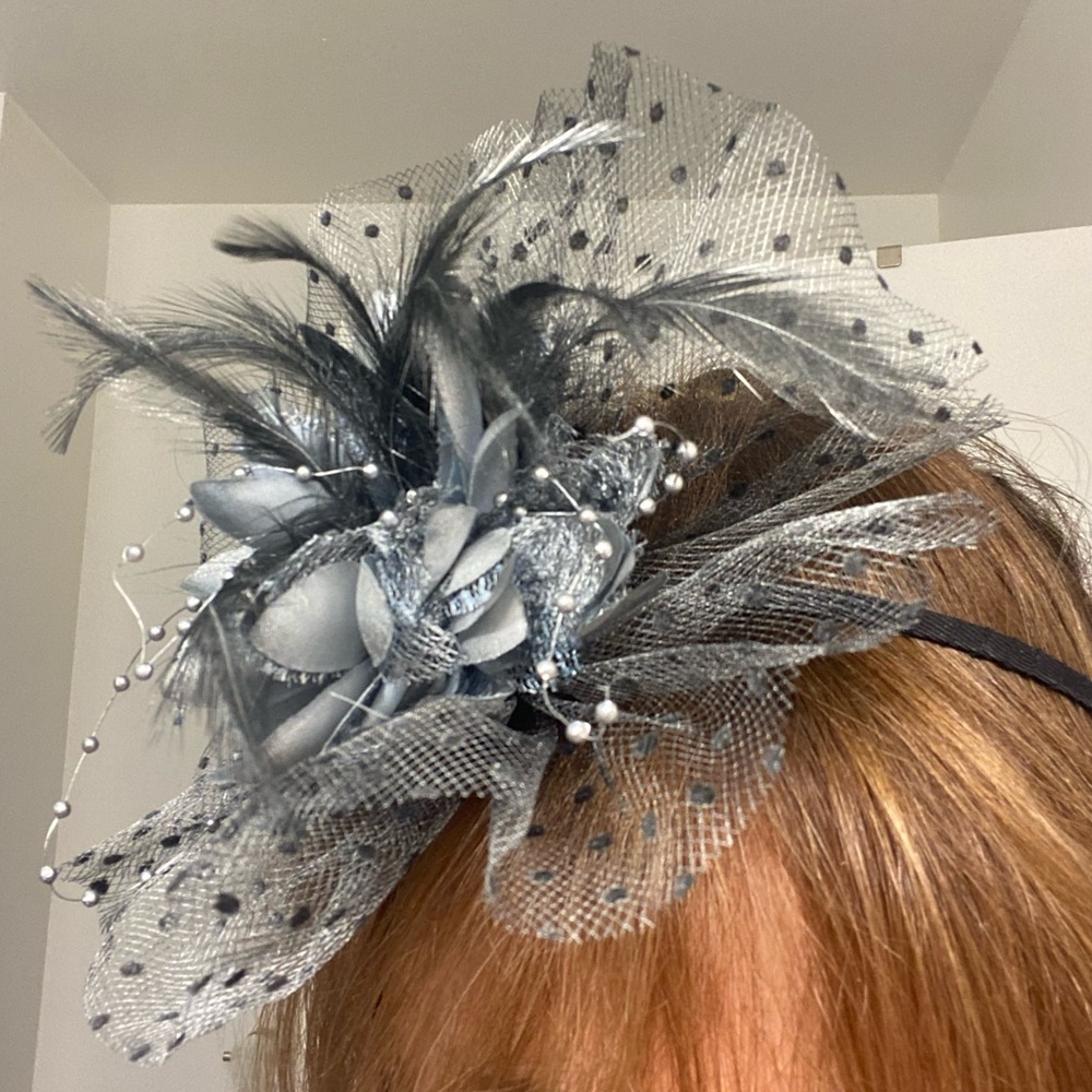 Headdress / headband in silver and black with feathers